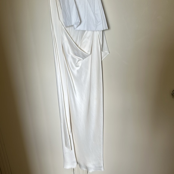 The Bar Max Dress in Blanc - Picture 8 of 9